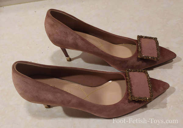 used pumps shoes