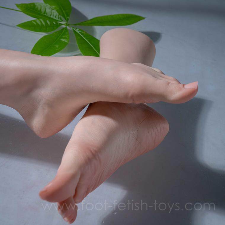 silicone feet toy